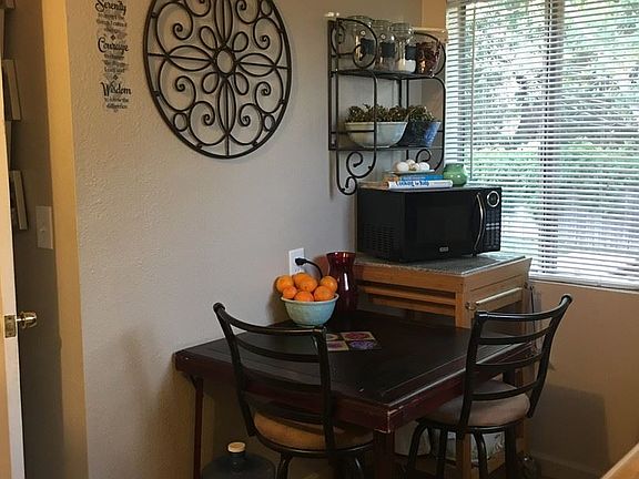 2nd image of 902 Lawton Ave APT 10
