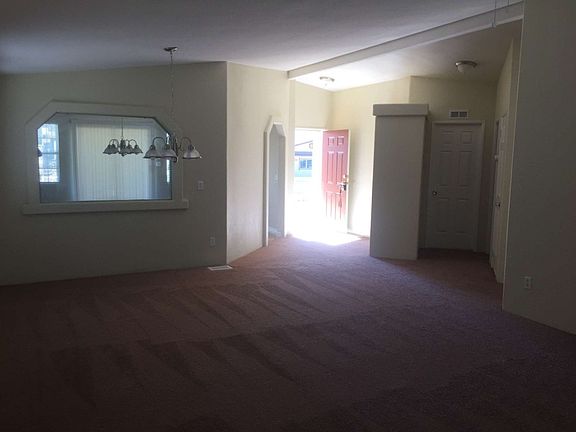 2nd image of 728 W Buist Ave