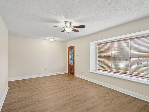 3rd image of 29 Antigua Dr