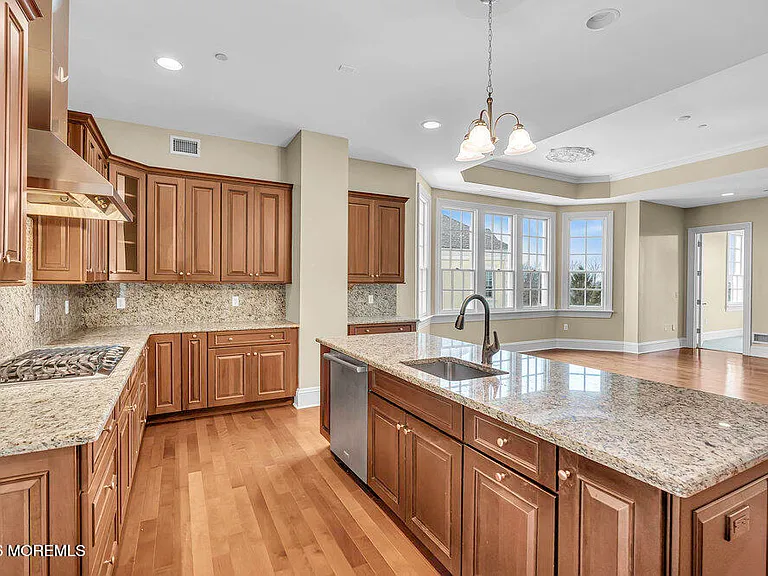 1021 Oval Rd #1021 — Photo 7