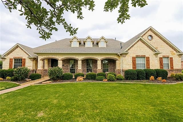 1st image of 604 Birchwood Ln