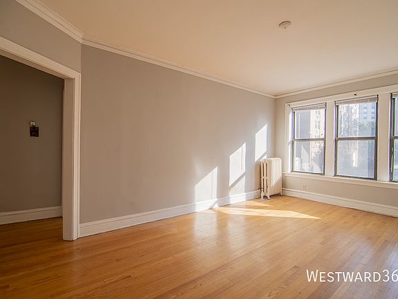 4th image of 6055 N Ridge Ave #1