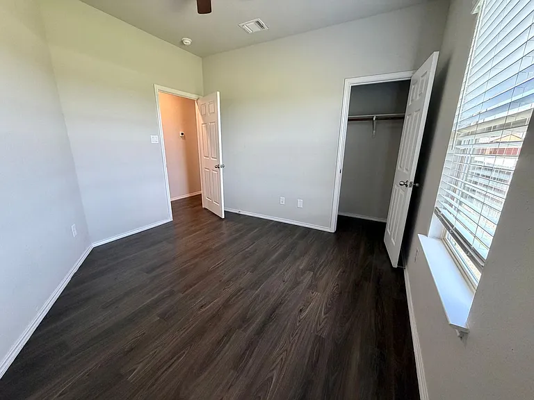 Come live in Knox Ridge! — Photo 33