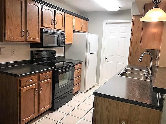 2nd image of 9821 Regatta Dr Unit 302