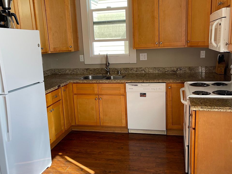 1st image of 448 S 10th St