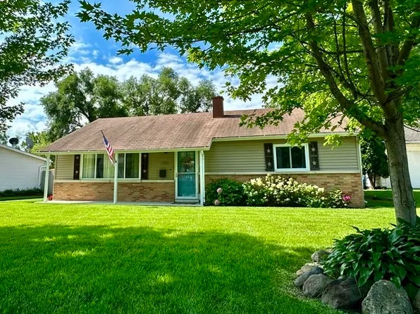 245 Robinson Dr, Morris, IL 60450