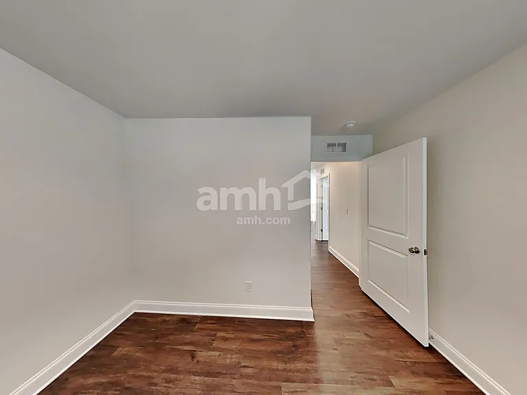 561 Rivermist Dr — Photo 22