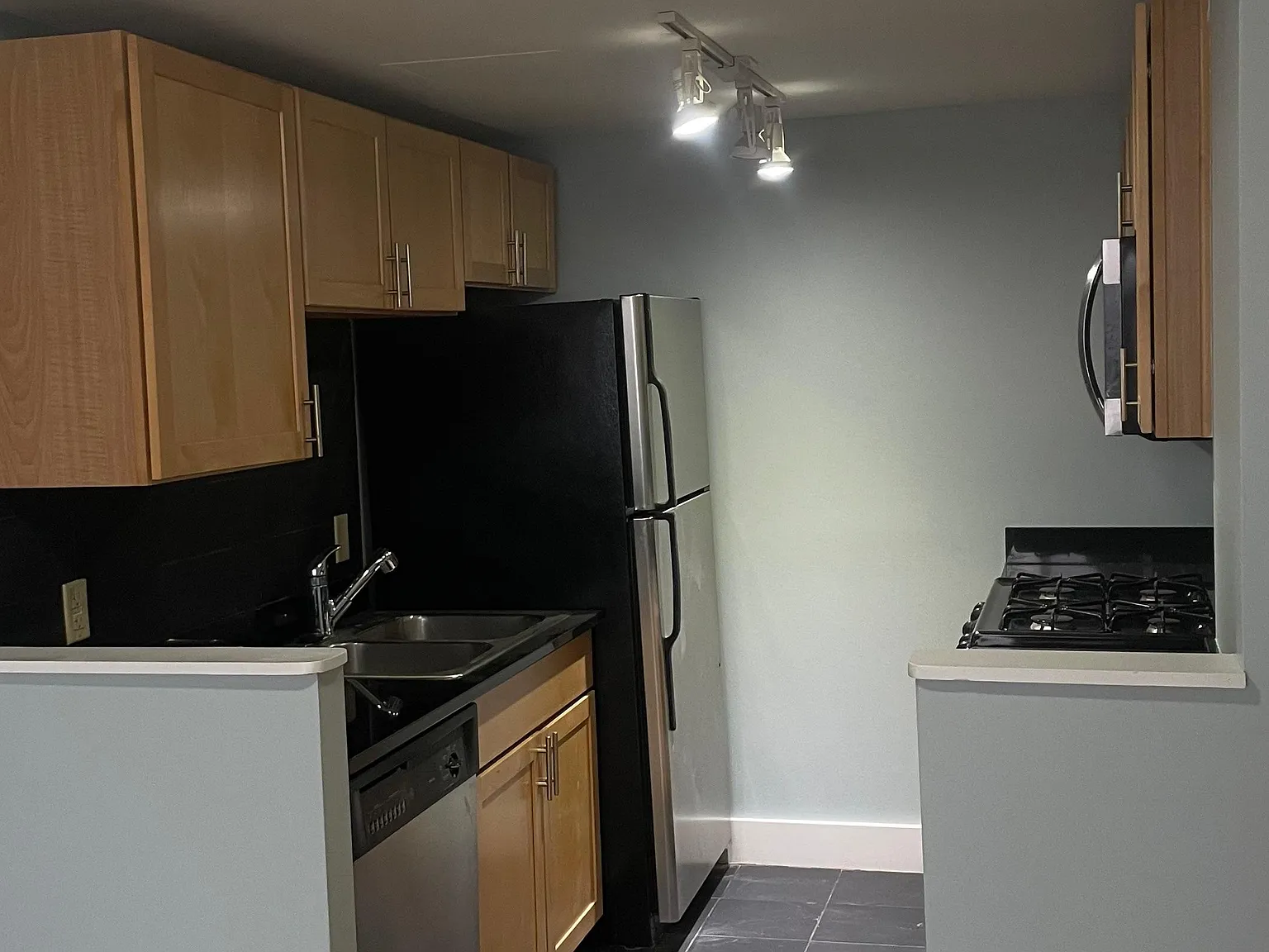 1 bed, 650 sqft, $950 — Photo 3