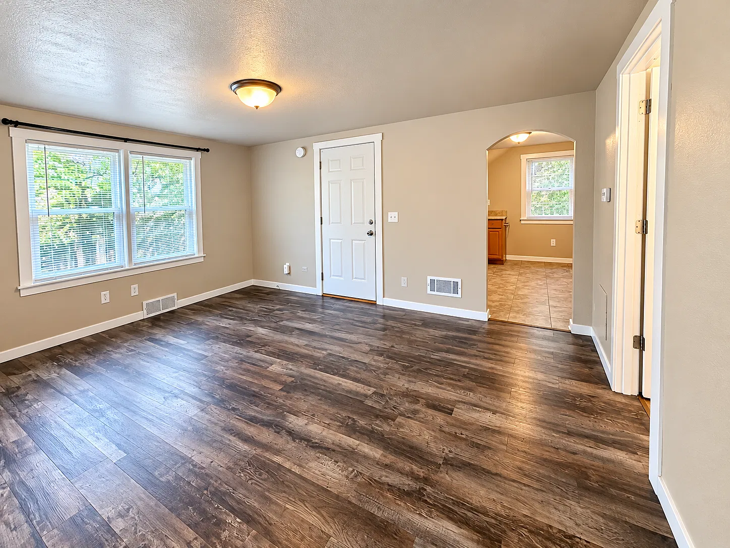 2 bed, 800 sqft, $1,675 — Photo 3