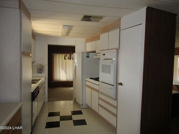 3rd image of 2525 Honeybear Dr