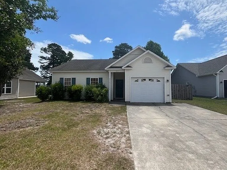 1015 Foxridge Way — Photo 3