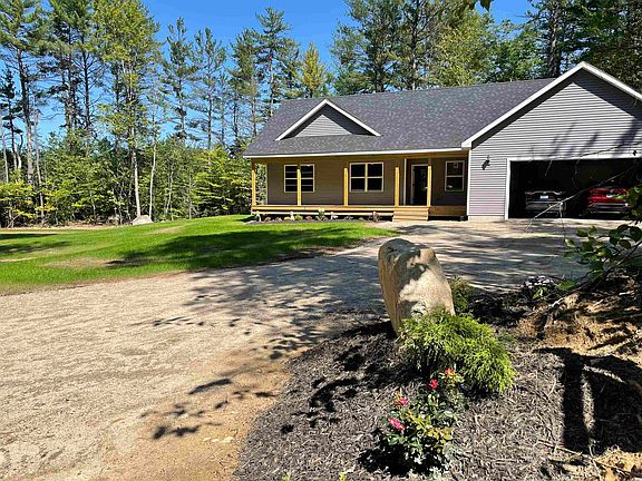 4th image of 32 Barrington Cir