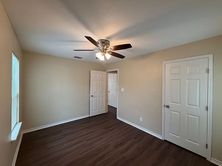 1618 Birch Pl — Photo 17