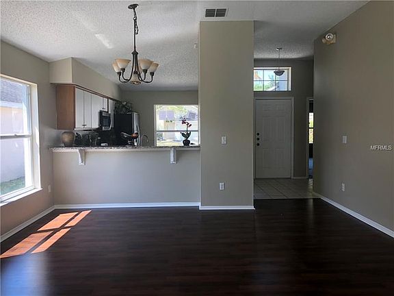 3rd image of 2638 Chatham Cir