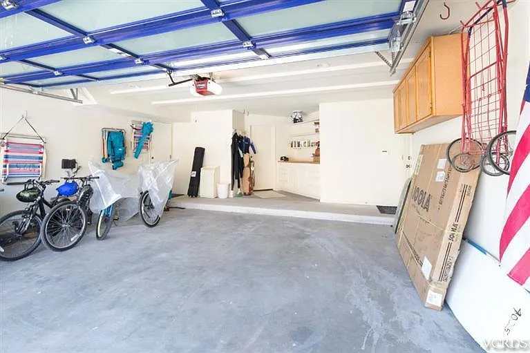 4025 Ocean Dr — Photo 31