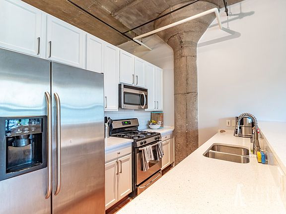 2nd image of 1001 W 15th St Unit 332