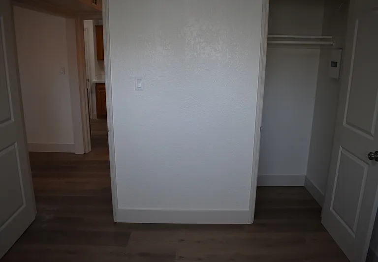 1720 Bessie Ave — Photo 12