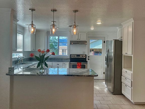2nd image of 1805 Oatman St