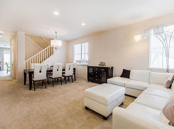3rd image of 739 Sawtooth Dr