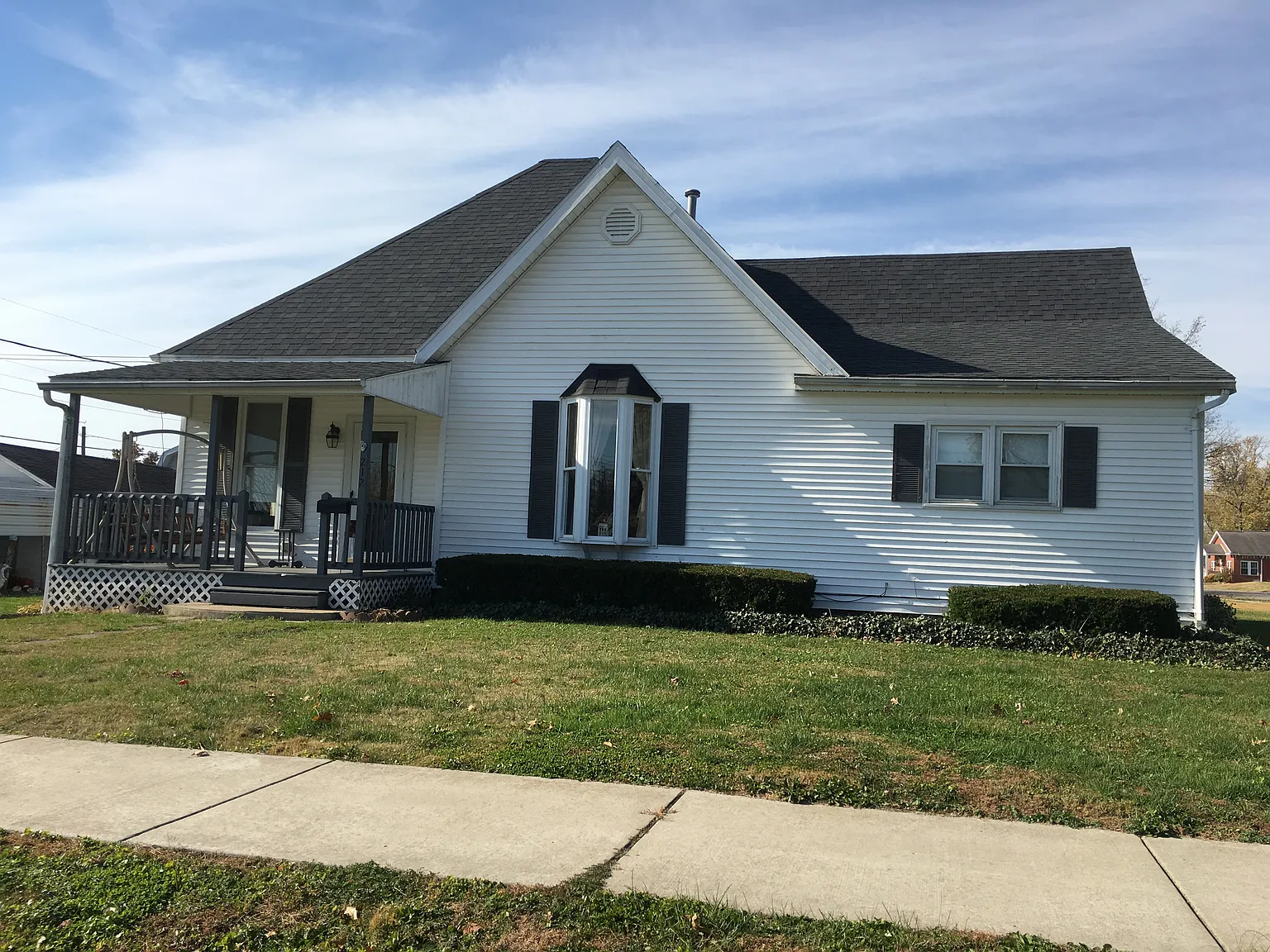 212 N Oak St photo 1