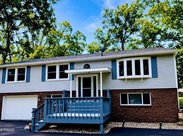 223 Maple Ridge Dr, Lords Valley, PA 18428