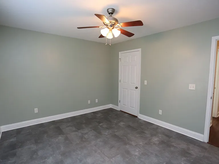 343 Longwood Dr — Photo 21