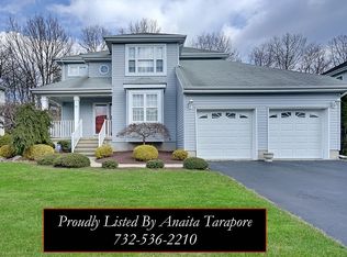 39 Enclosure Dr, Morganville, NJ 07751