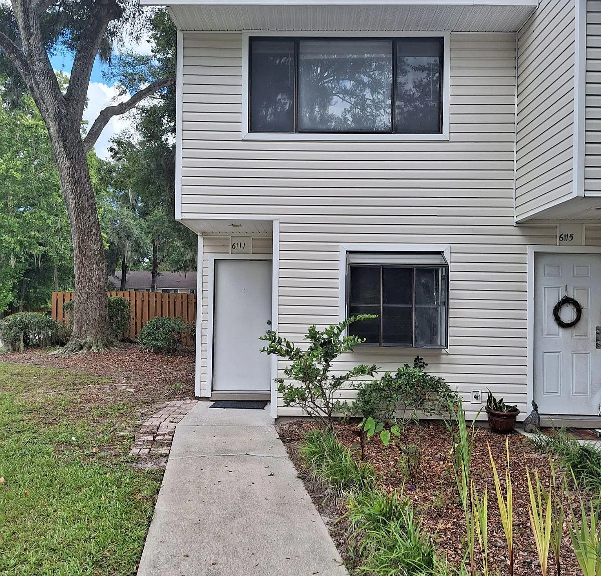 6111 SW 8th Pl — Photo 1