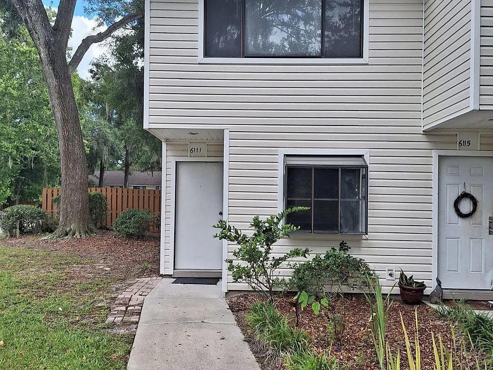 6111 SW 8th Pl