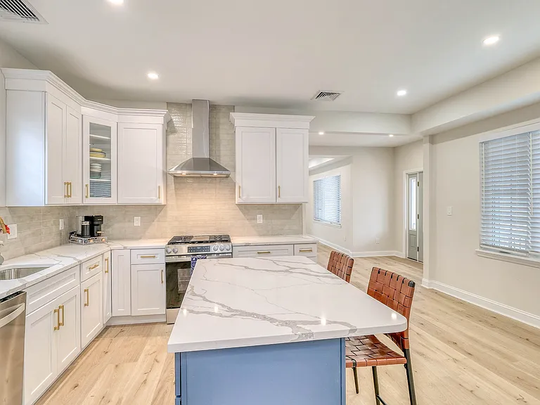 129 N New Haven Ave #2 — Photo 7