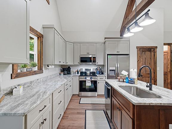 5th image of 152 Springwater Ct