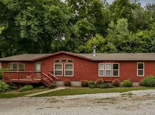 16142 Borden Rd, Crescent, IA 51526