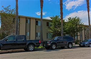 2nd image of 1865 Cedar Ave APT 17