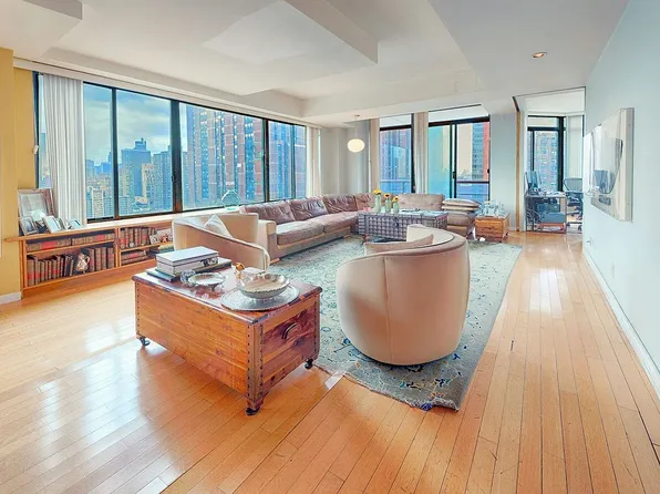 300 E 93rd St #28AF, New York, NY 10128