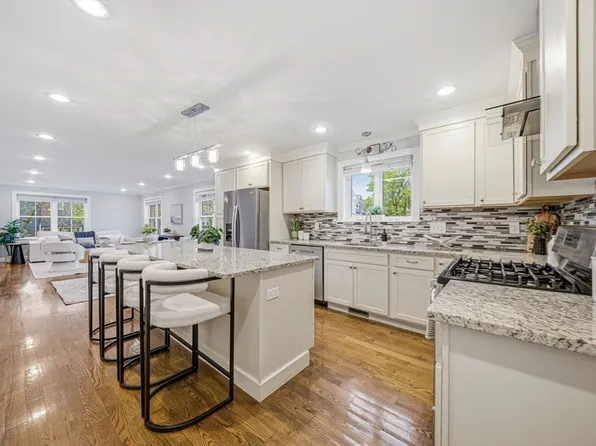 305 Lynn St, Malden, MA 02148