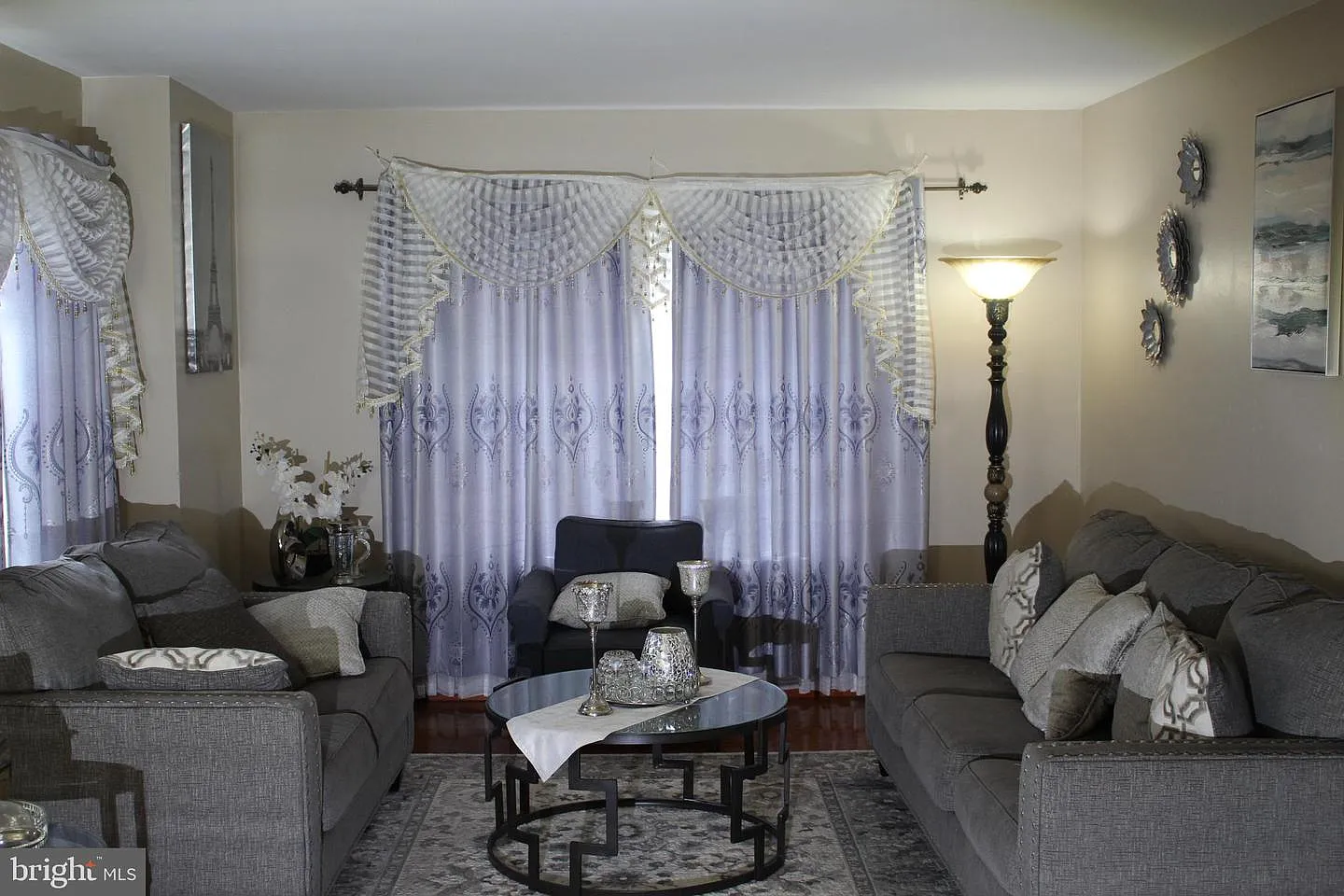 4 bed, 6.0 bath, 2284 sqft, $3,400 — Photo 3