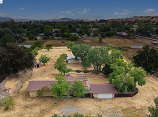744 Mockingbird Ln, Pleasanton, CA 94566