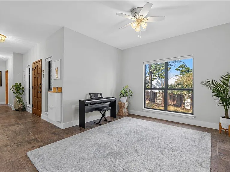 116 Lei Ct — Photo 13
