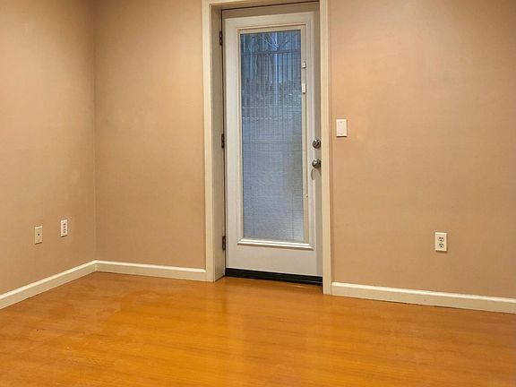 2nd image of 2218 Quintara St
