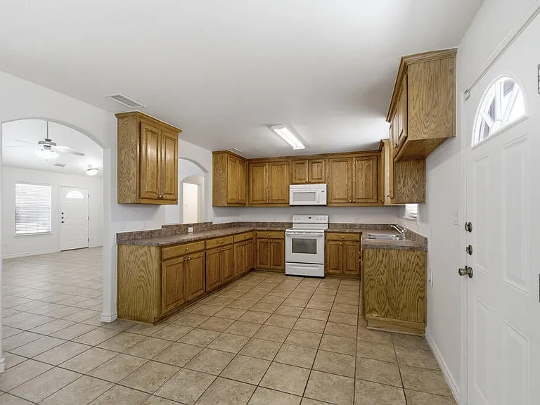 408 W Shandon Ave — Photo 12