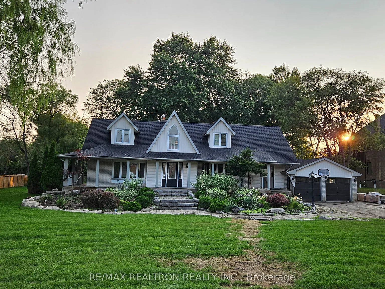5 bed, $3,800 — Photo 2