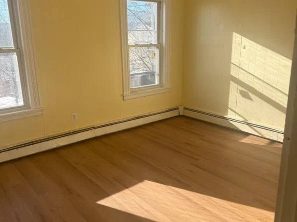 52 Margin St Floor 4, Lawrence, MA 01841