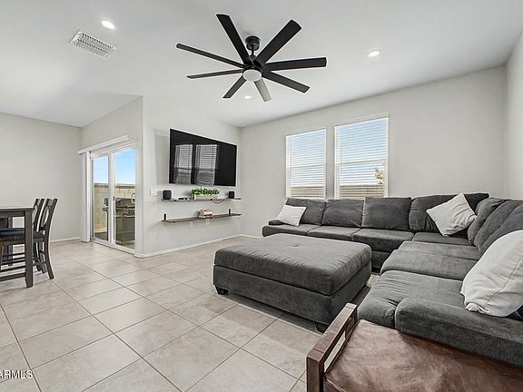 5th image of 40 S CARLTON Avenue