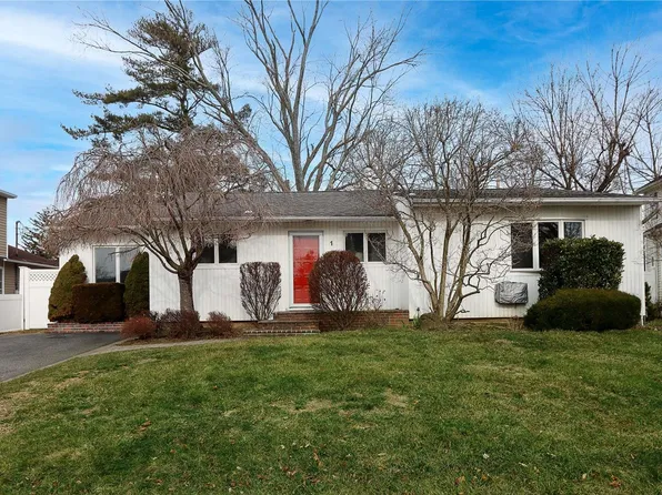 1 Abbey Lane, Plainview, NY 11803