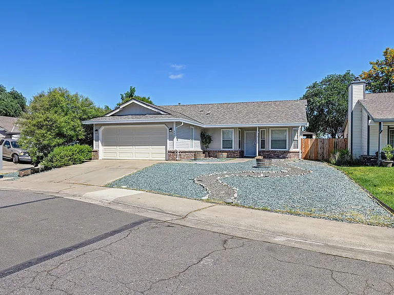 7337 Little Acorn Way — Photo 2