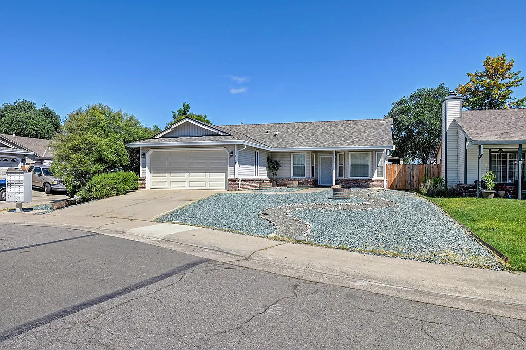 Building Photo - 7337 Little Acorn Way