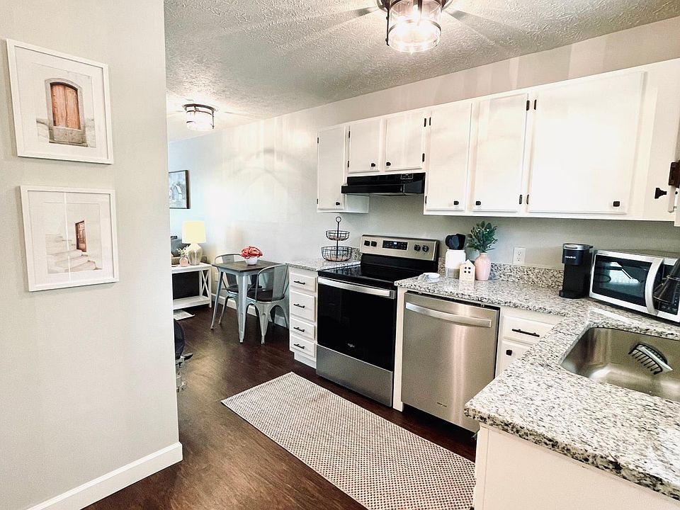 1st image of 106 Autumn Creek Ln