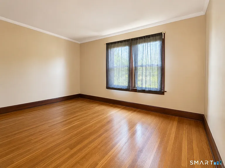 18 Fleetwood Ave — Photo 12