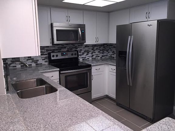 2nd image of 4163 N Haverhill Rd APT 1201