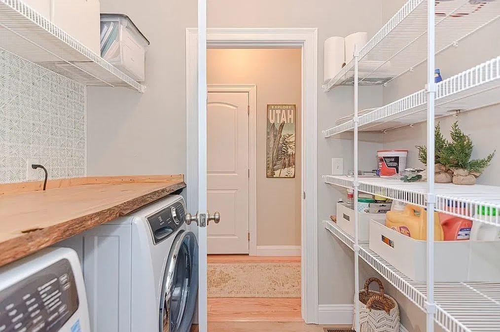3 bed, 2.5 bath, 1800 sqft, $3,550 — Photo 1